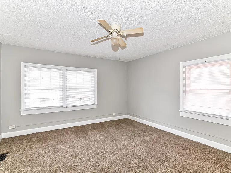 3043 Broadway St — Photo 16