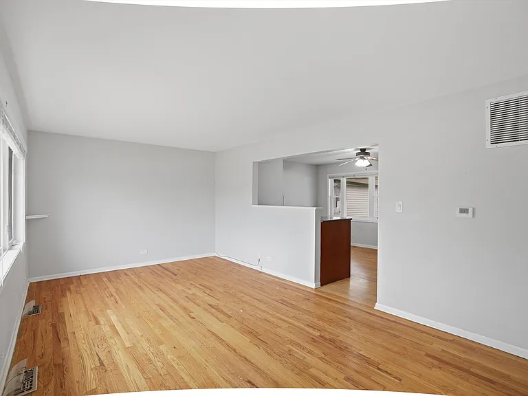 8912 Windsor Ln — Photo 6