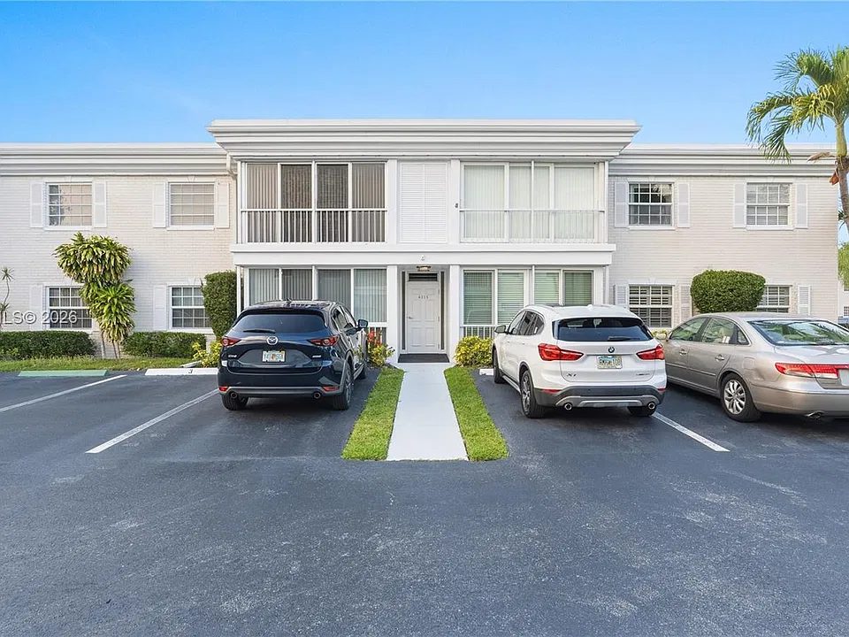 6315 Bay Club Dr #3