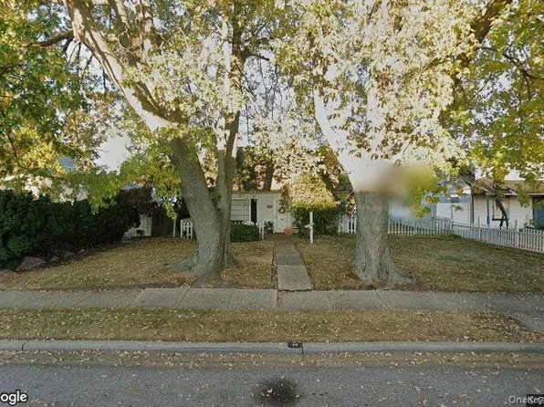 14 Surrey Lane, Levittown, NY 11756