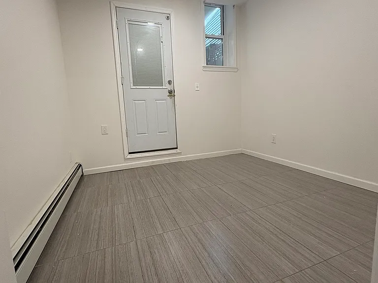 2127 E 33rd St #1 — Photo 5
