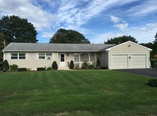 50 Park Rd, Riverhead, NY 11901