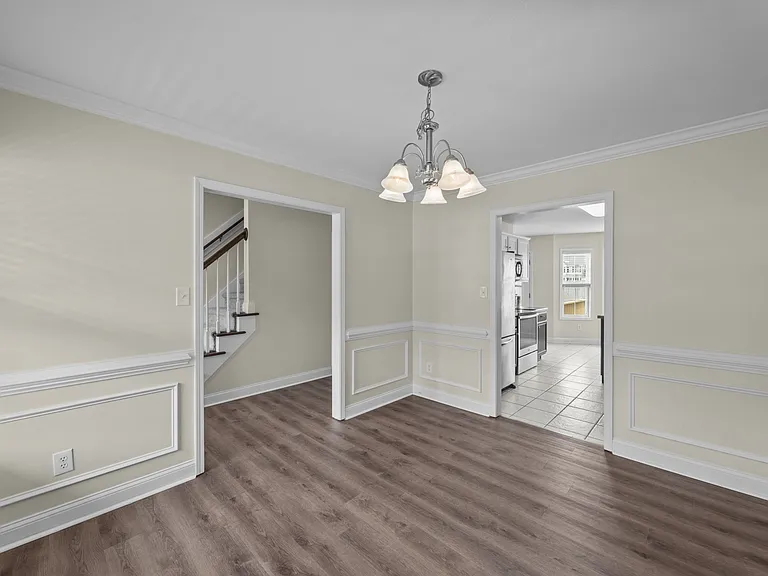 203 Macdonald Blvd — Photo 9