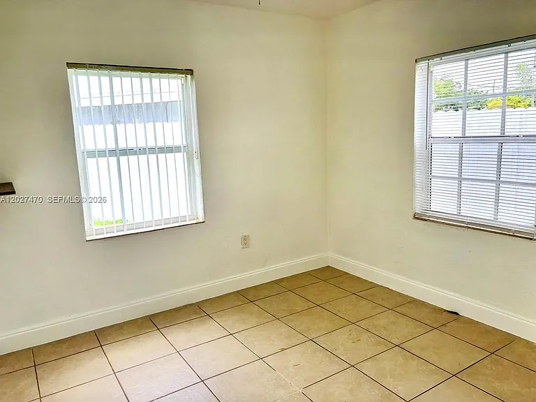 14400 Polk St — Photo 6
