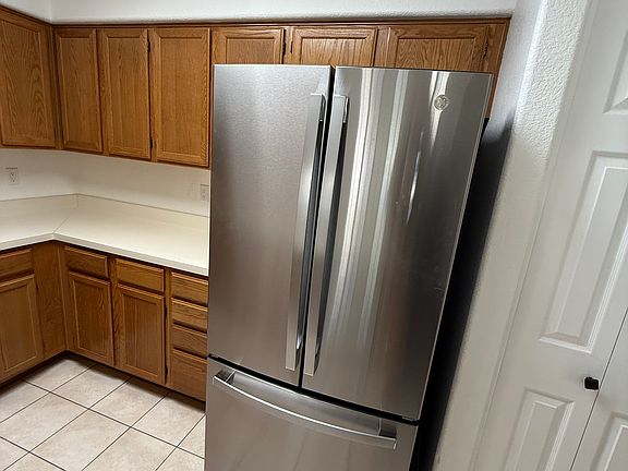 3rd image of 1678 W Dalehaven Cir