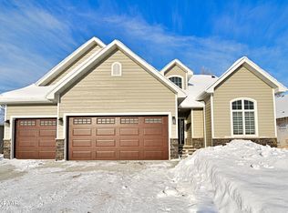 528 Autumn Woods Blvd, Grand Forks, ND 58201