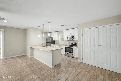 950 E Lilac Dr Photo 1