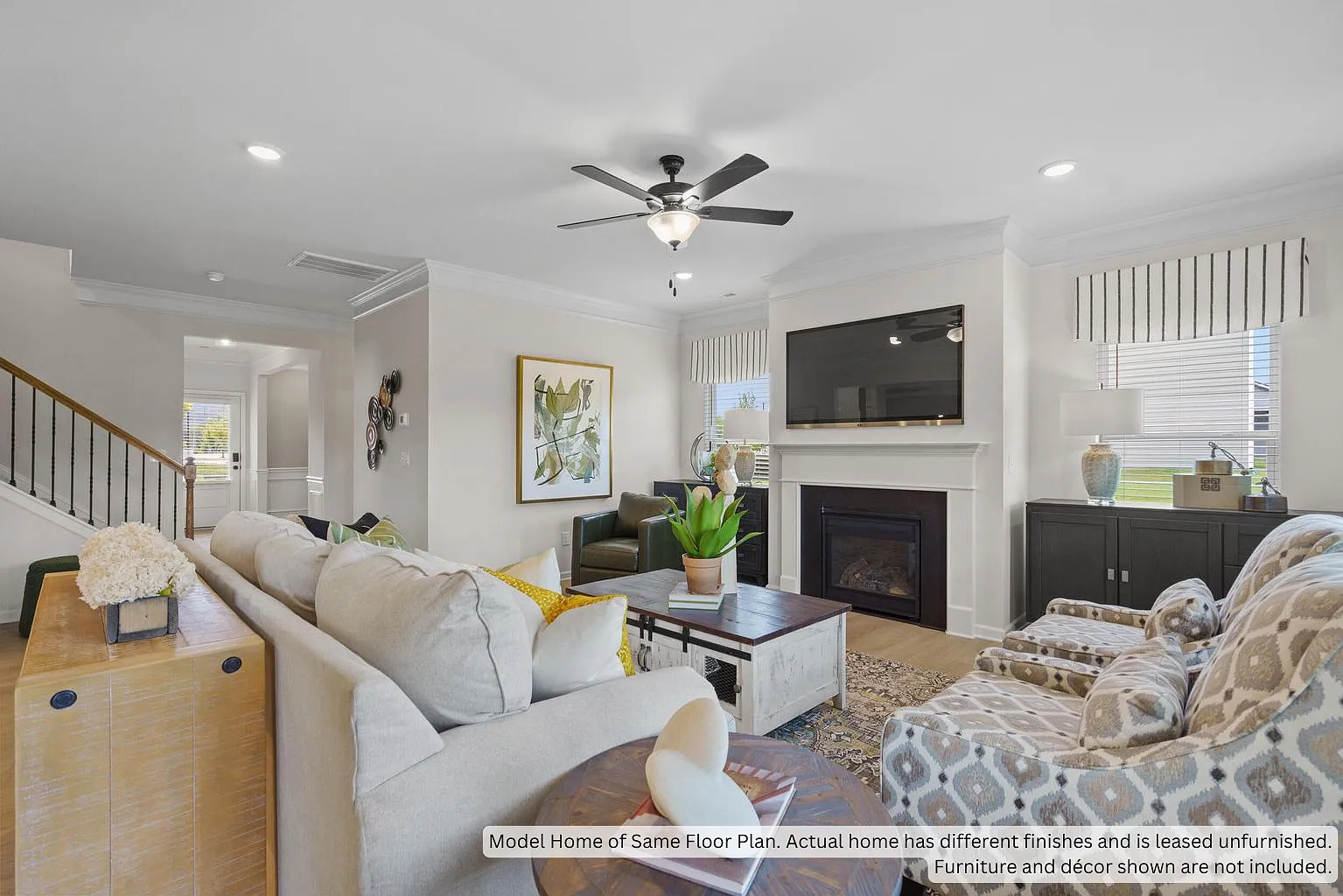 4 bed, 2.5 bath, 2565 sqft, $2,800 — Photo 2