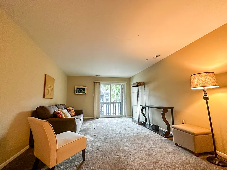 15 Scotch Pine Dr — Photo 3