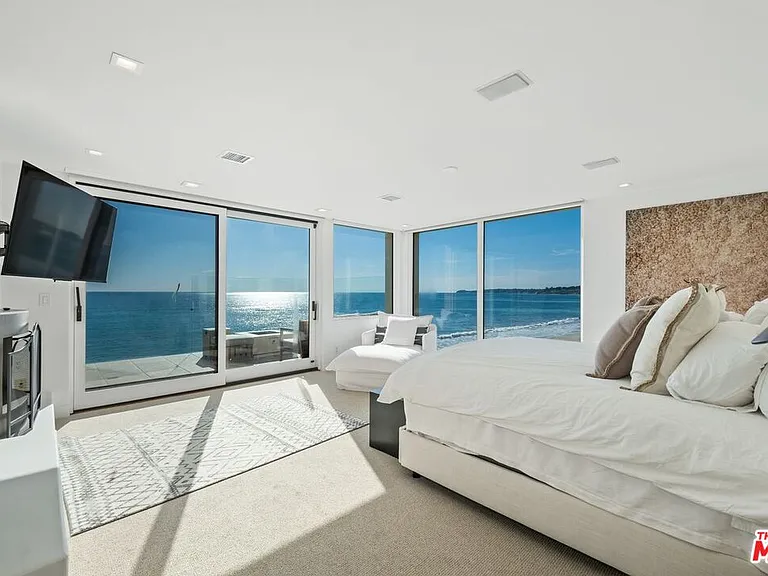 25302 Malibu Rd — Photo 16