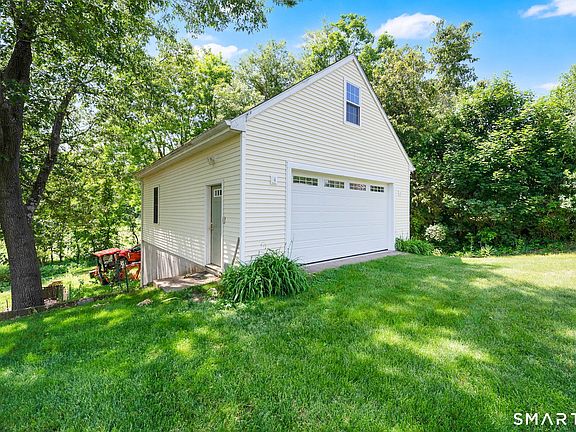 3rd image of 73 Harmony Hill Road