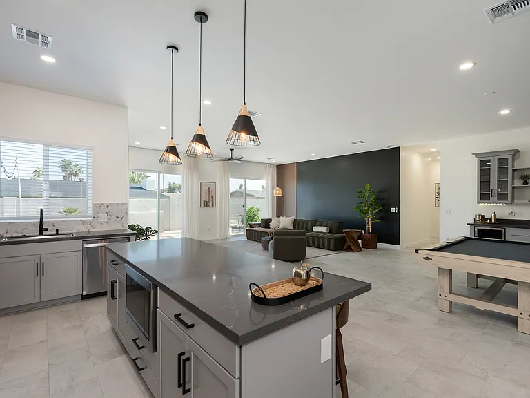5049 E Shaw Butte Dr — Photo 38