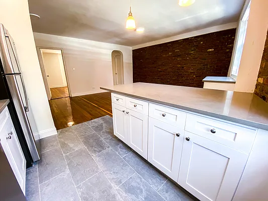 Rented by Gravity Real Estate Advisors | media 23