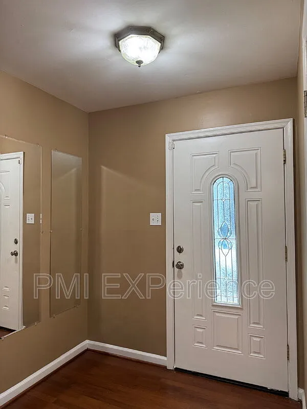 4 bed, 2.5 bath, 1460 sqft, $2,600 — Photo 4