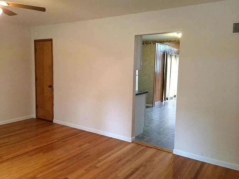 643 Village Square Dr — Photo 3