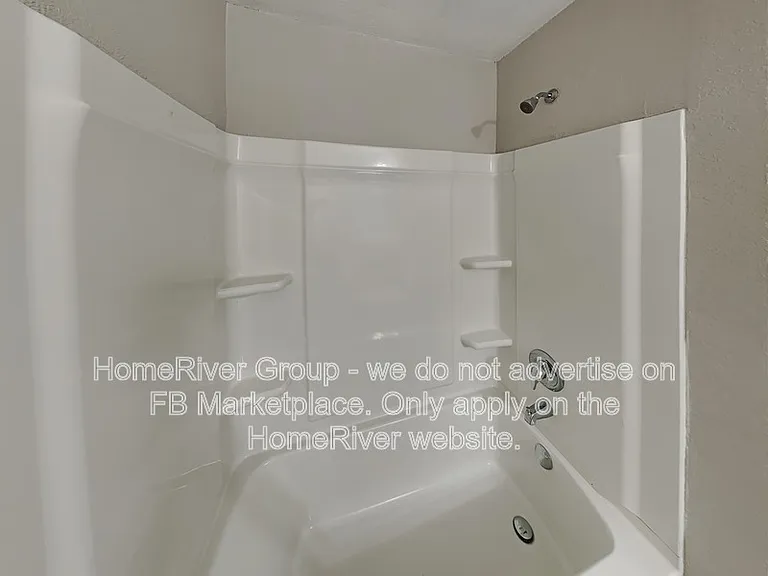 6807 Hibiscus Fls — Photo 16