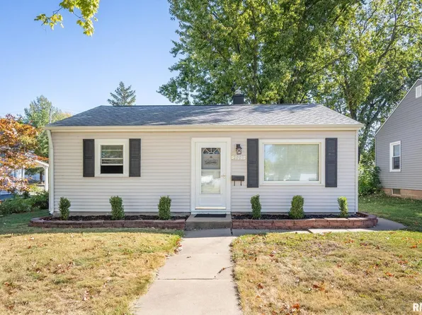 2005 35th St, Rock Island, IL 61201