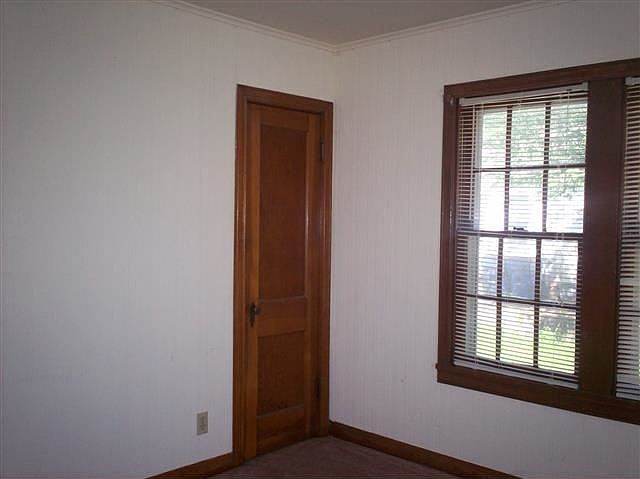 2nd image of 1011 W Ash Ave
