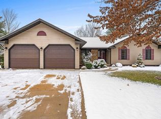 2649 Elmwood Rd, Green Bay, WI 54313