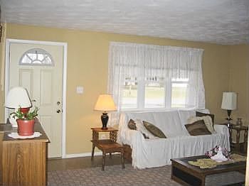 2nd image of 2504 Garden Park Dr