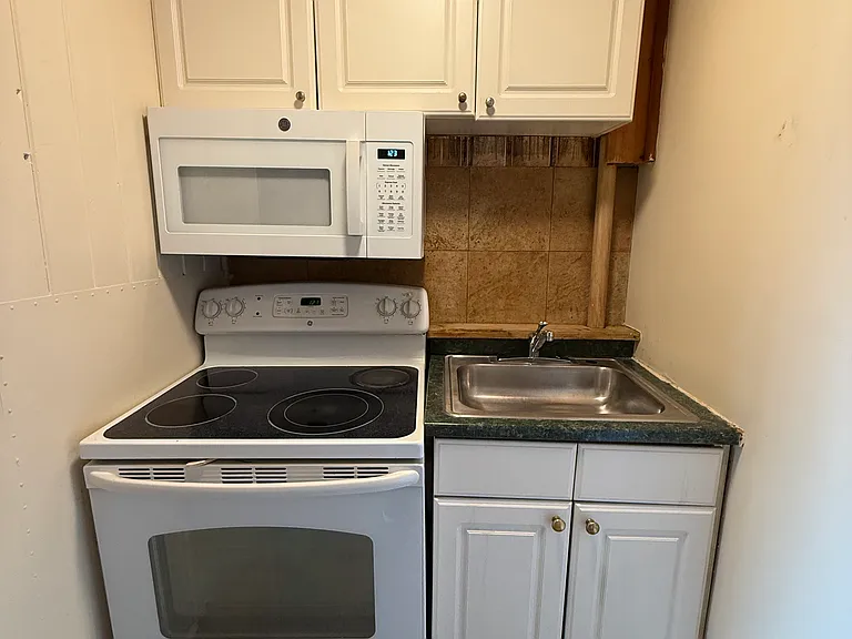 30 Chandler Sq #4 — Photo 6