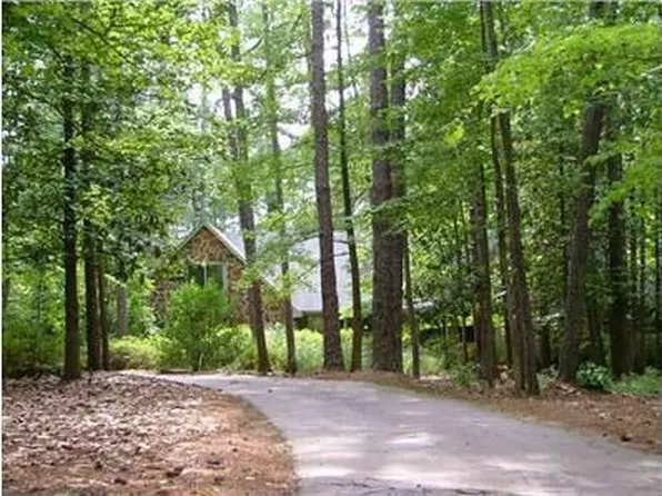 851 Lakewood Dr, Lagrange, GA 30240