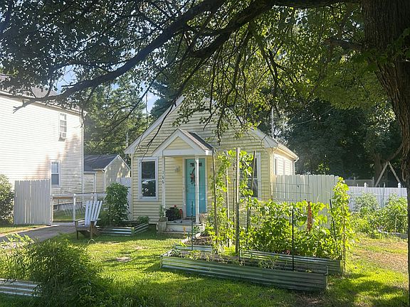 2nd image of 166 Wareham St