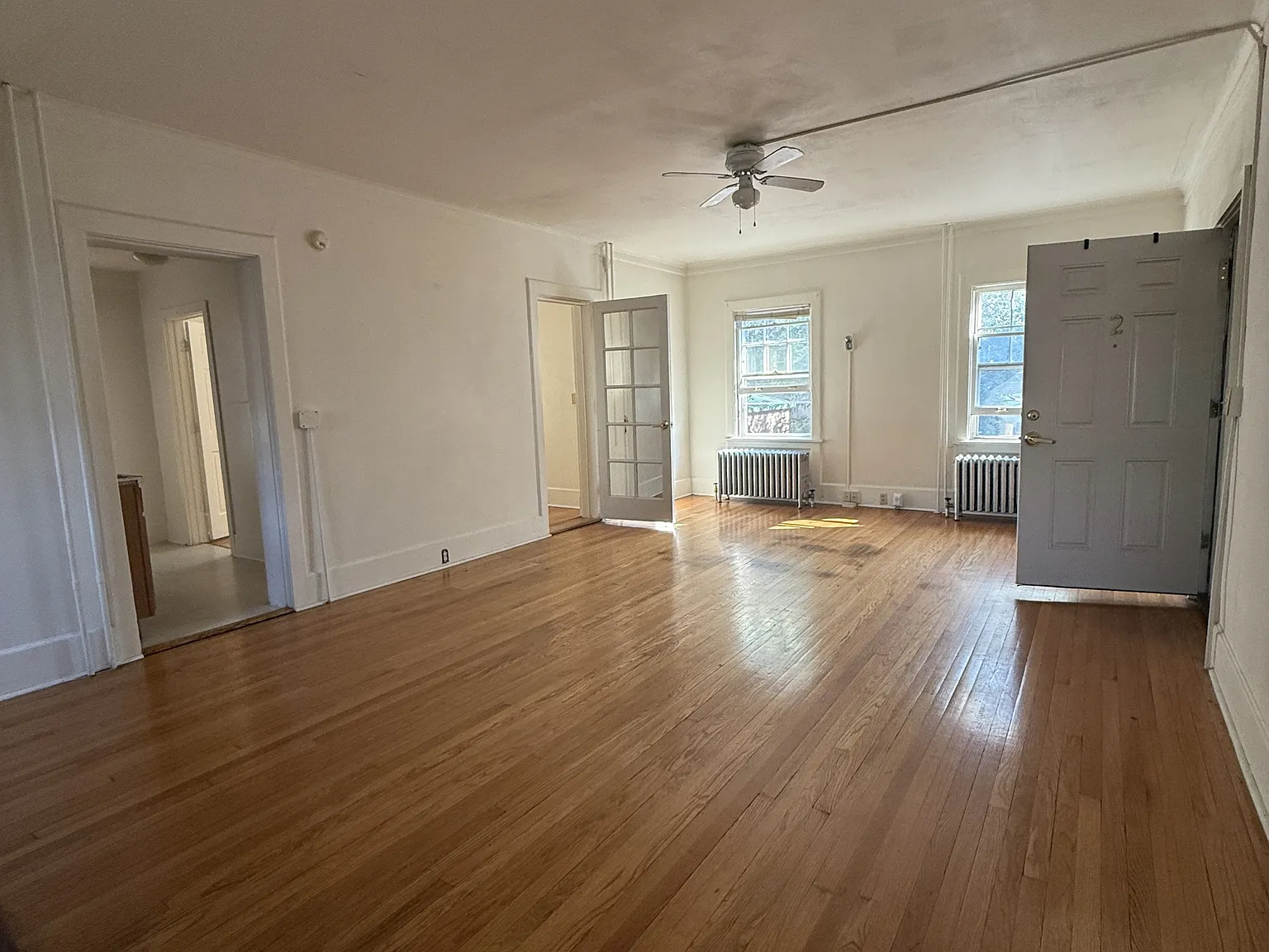 240 West Lakelawn Place - 2 — Photo 2