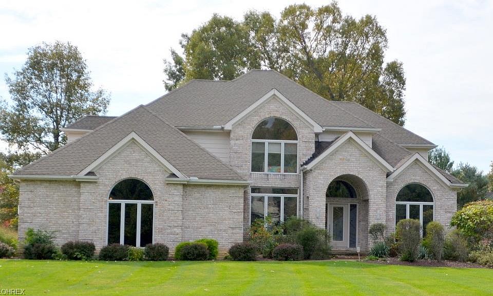 1st image of 39056 Lochmoor Dr