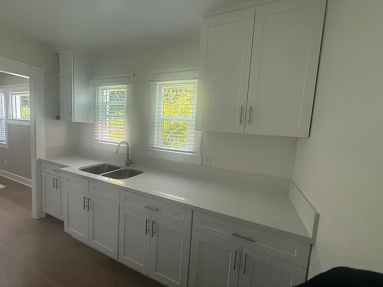 1817 E 3rd St #1819 — Photo 12