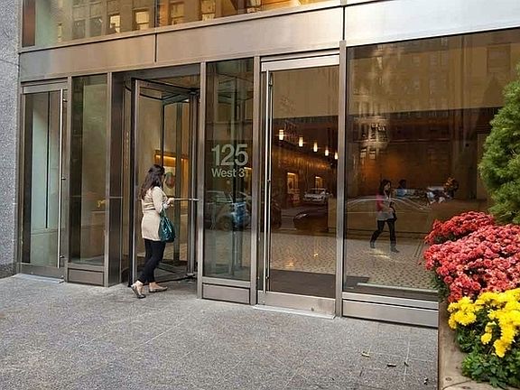 5th image of 125 W 31st St APT 26F