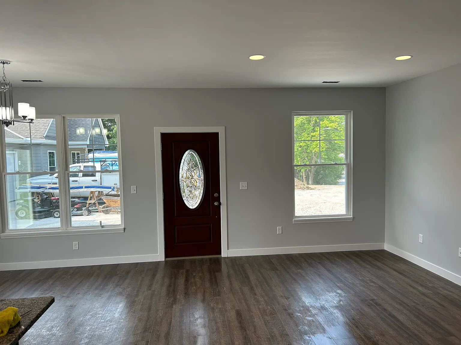3 bed, 1300 sqft, $2,075 — Photo 2