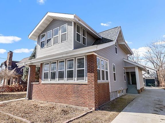 2nd image of 1036 WISCONSIN Avenue