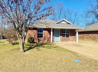 808 W 9th St, Mount Pleasant, TX 75455