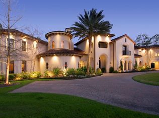 7 Cluny Ct, The Woodlands, TX 77382