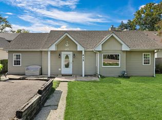415 Clearview Ave, Wauconda, IL 60084