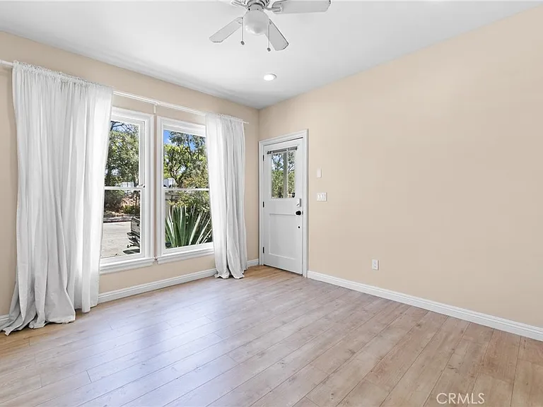 221 N Raymond Ave #8 — Photo 17
