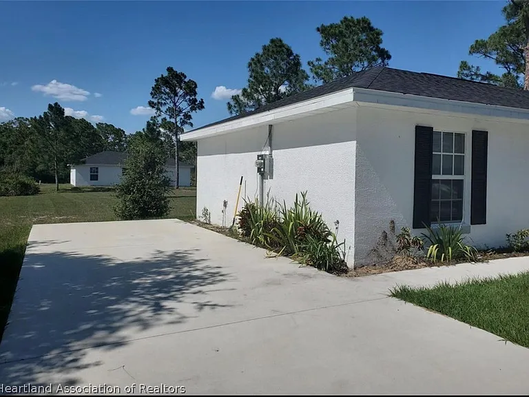 533 Embracer St NW — Photo 2