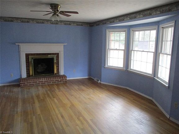 2nd image of 113 Holliman Dr