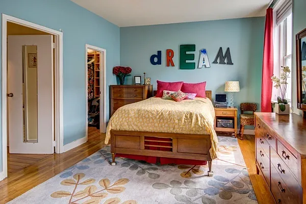 Sold by Compass | media 10