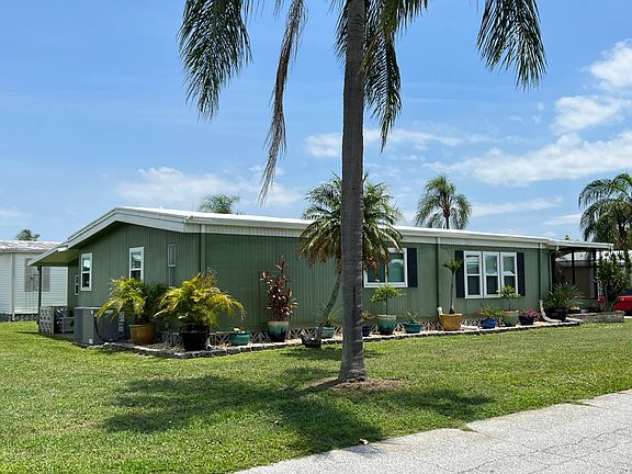3rd image of 2733 Palm Lake Dr
