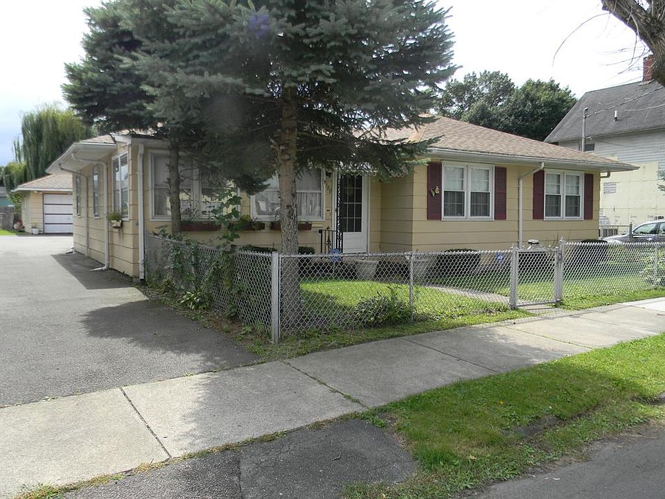 1st image of 700 Jay St