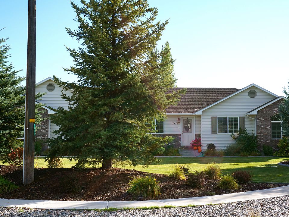 1st image of 1416 N Crimson Dr