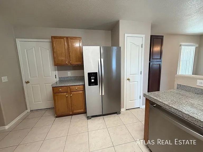 1925 S McConnell Dr — Photo 22