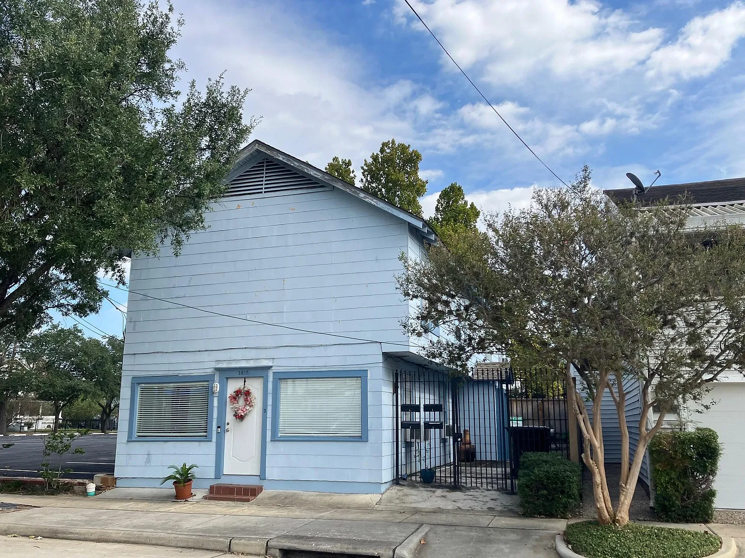 2 bed, 1.0 bath, 650 sqft, $1,145 — Photo 2