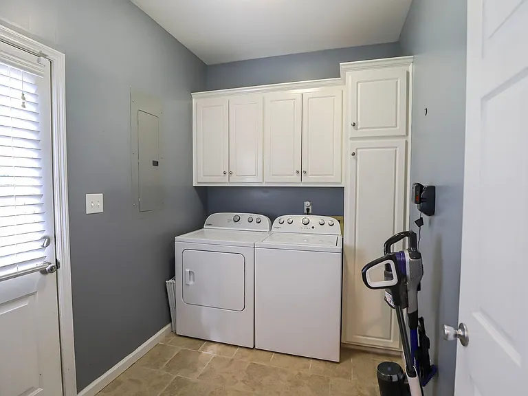 5804 Lanatte Ln — Photo 22