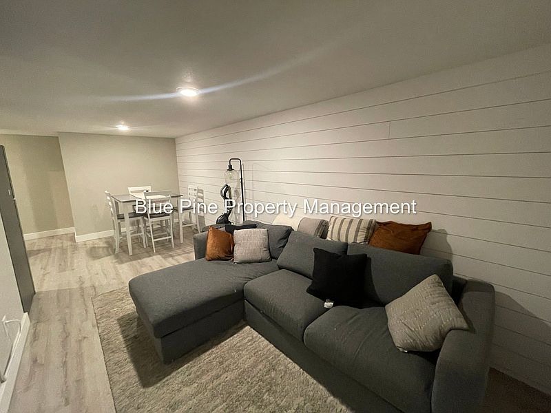 1st image of 550 N 3rd St W