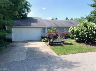 2033 Fordham Ct, Akron, OH