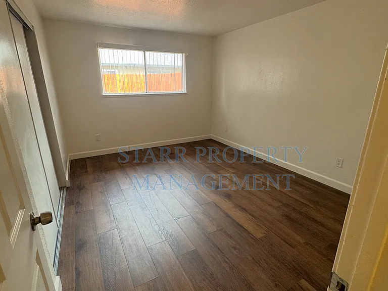 8829-8833 Kelley Dr — Photo 8