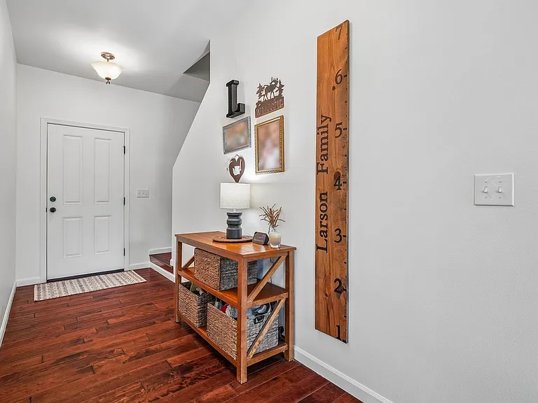 853 SW Norpoint Ct — Photo 3